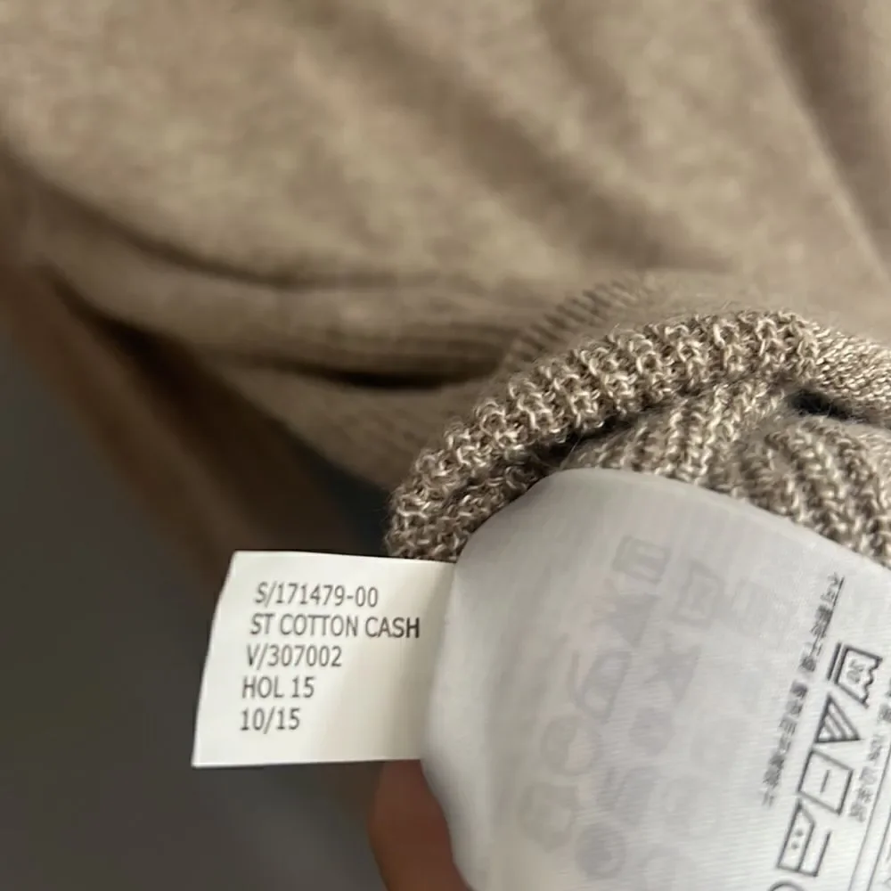 Banana Republic Men’s v neck cashmere blend tan sweater